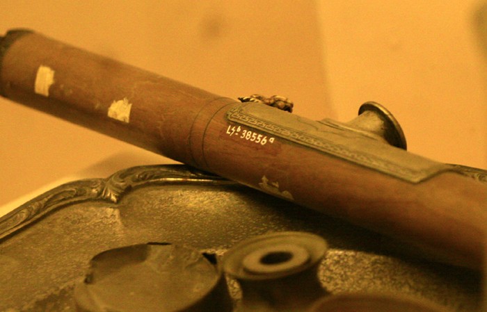 Chiếc ống điếu thuốc phiện này từng hủy hoại không biết bao nhiêu con người nay còn được lưu giữ tại bảo tàng Lịch sử quốc gia Việt Nam